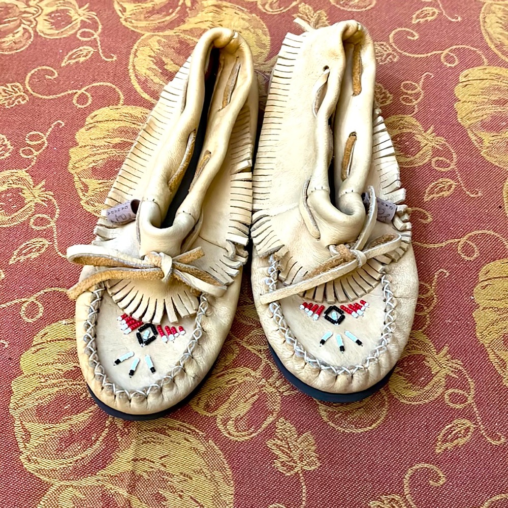 Leather moccasins shoes size 7 Laurentian Chief from Canada
